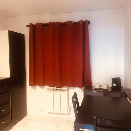Maison De Longde-appartement Avec 2 *
