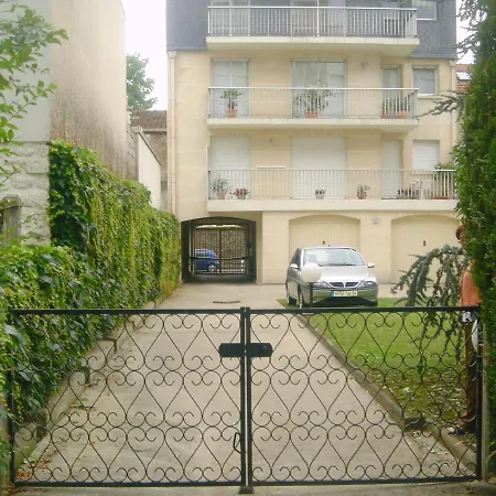 Apartment Maison De Longde-appartement Avec 2